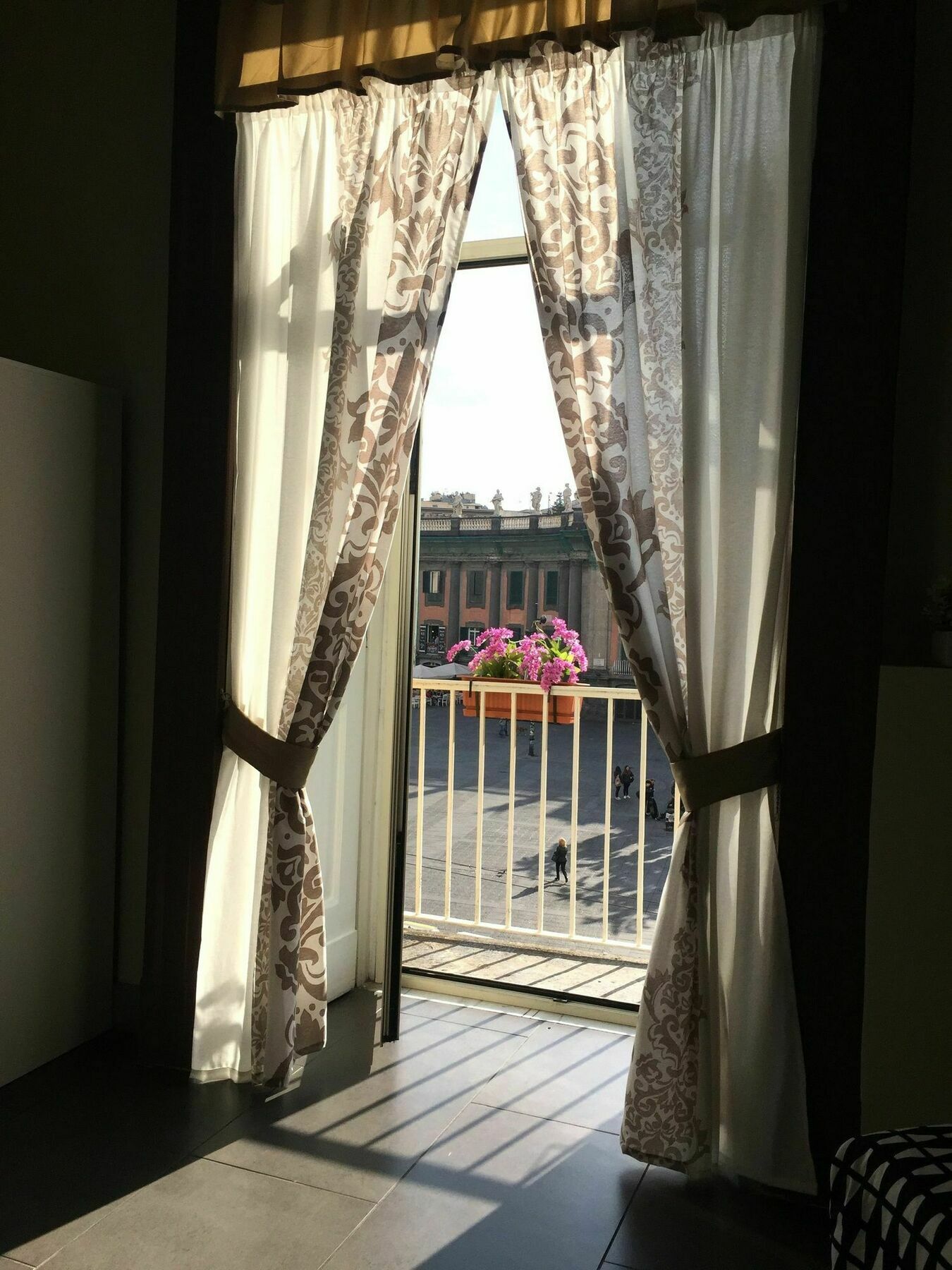 Dante & Beatrice Bed & Breakfast Наполи Екстериор снимка